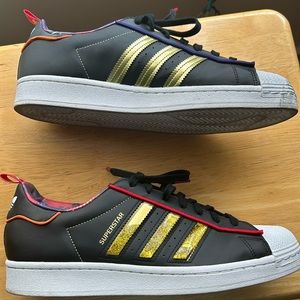Adidas men’s Superstar size 11